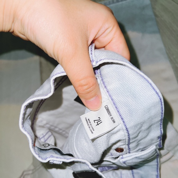 SOLD🚫Urban outfitters seagull ombré scenic cowboy jeans size 24 - Picture 5 of 7